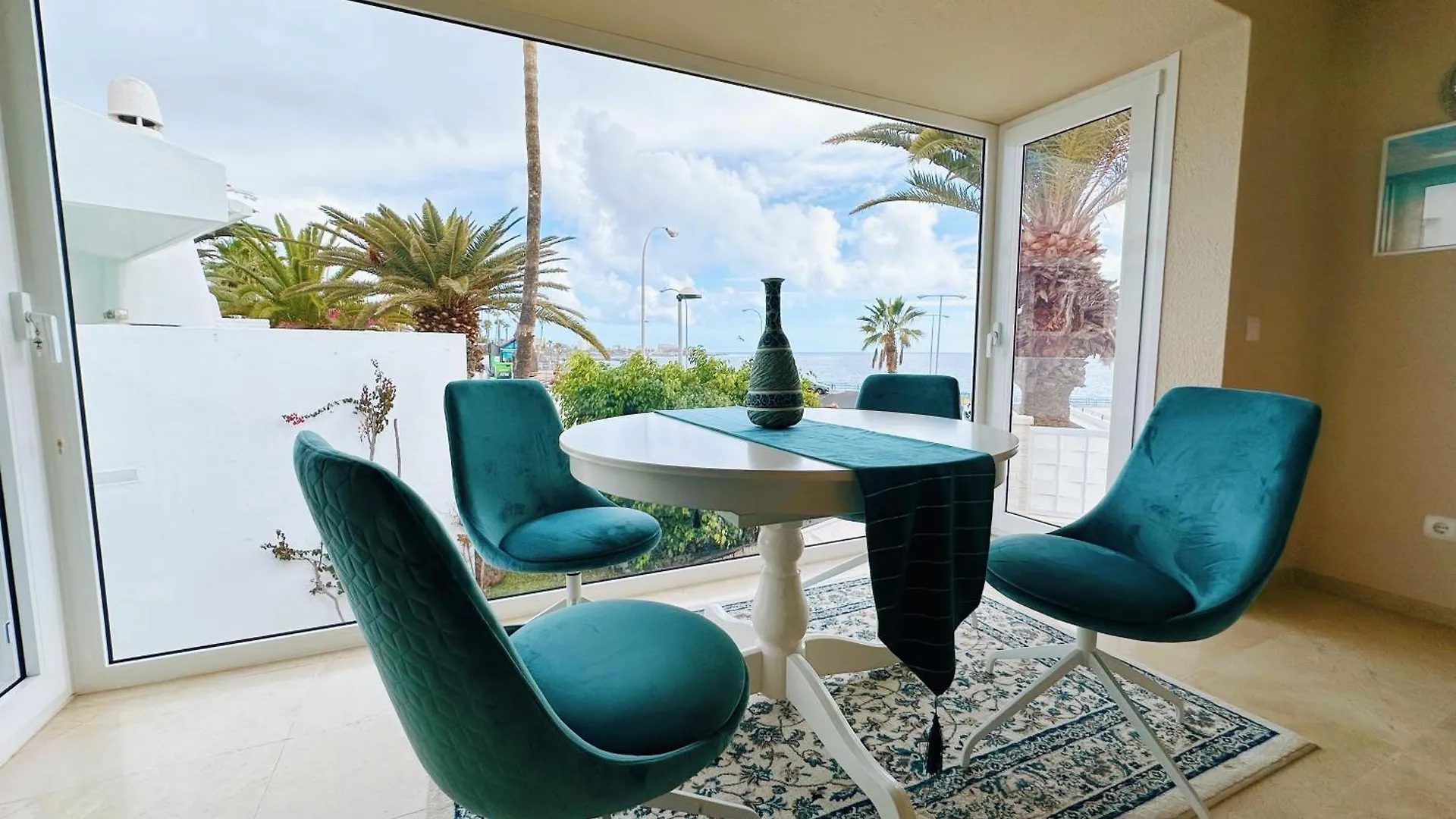 2 Bedrooms Bungalow With Amazing View And Private Jacuzzi Costa Adeje  0*, Costa Adeje (Tenerife)